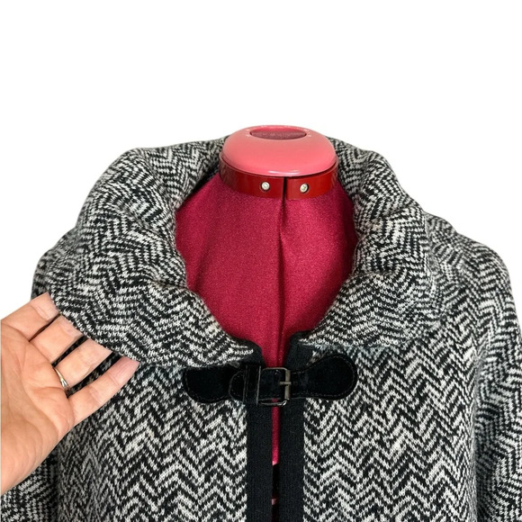 Italian wool long sleeve cardigan buckle closure pleated peter pan like collar - Picture 3 of 9